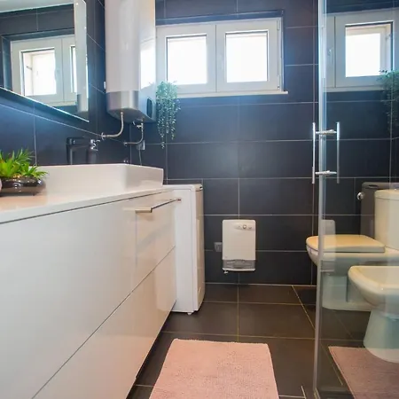 Spacious Luxury In Vibrass سبليت
