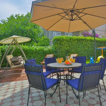 Spacious Luxury In Vibrass فيلة سبليت