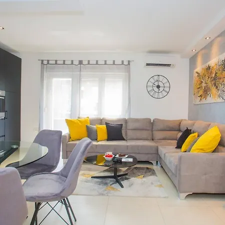 Spacious Luxury In Vibrass * سبليت
